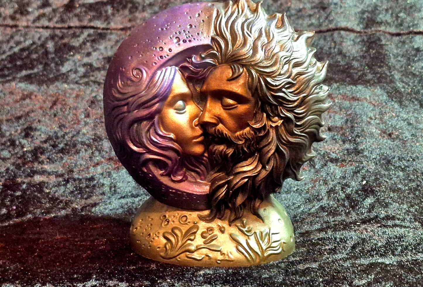 ☀️🌙 Balance - Sun & Moon Eternal Embrace – Handmade Resin Sculpture